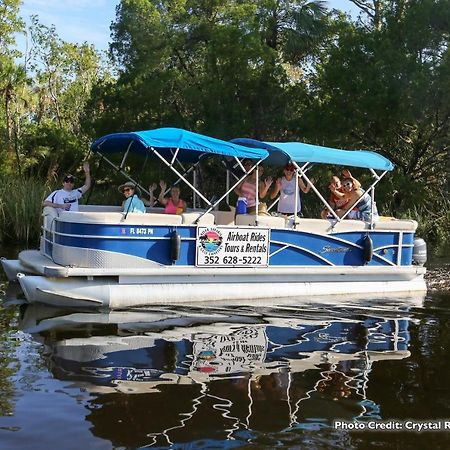 River Safaris, Stationary Class A Motorcoach, Old Хомосасса Экстерьер фото